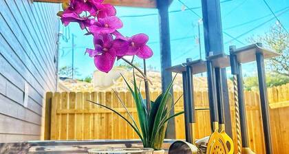 4- NEW Luxurious Home 5 minutes to Canyon Lake w/ Hot Tub, BBQ , Games and more!