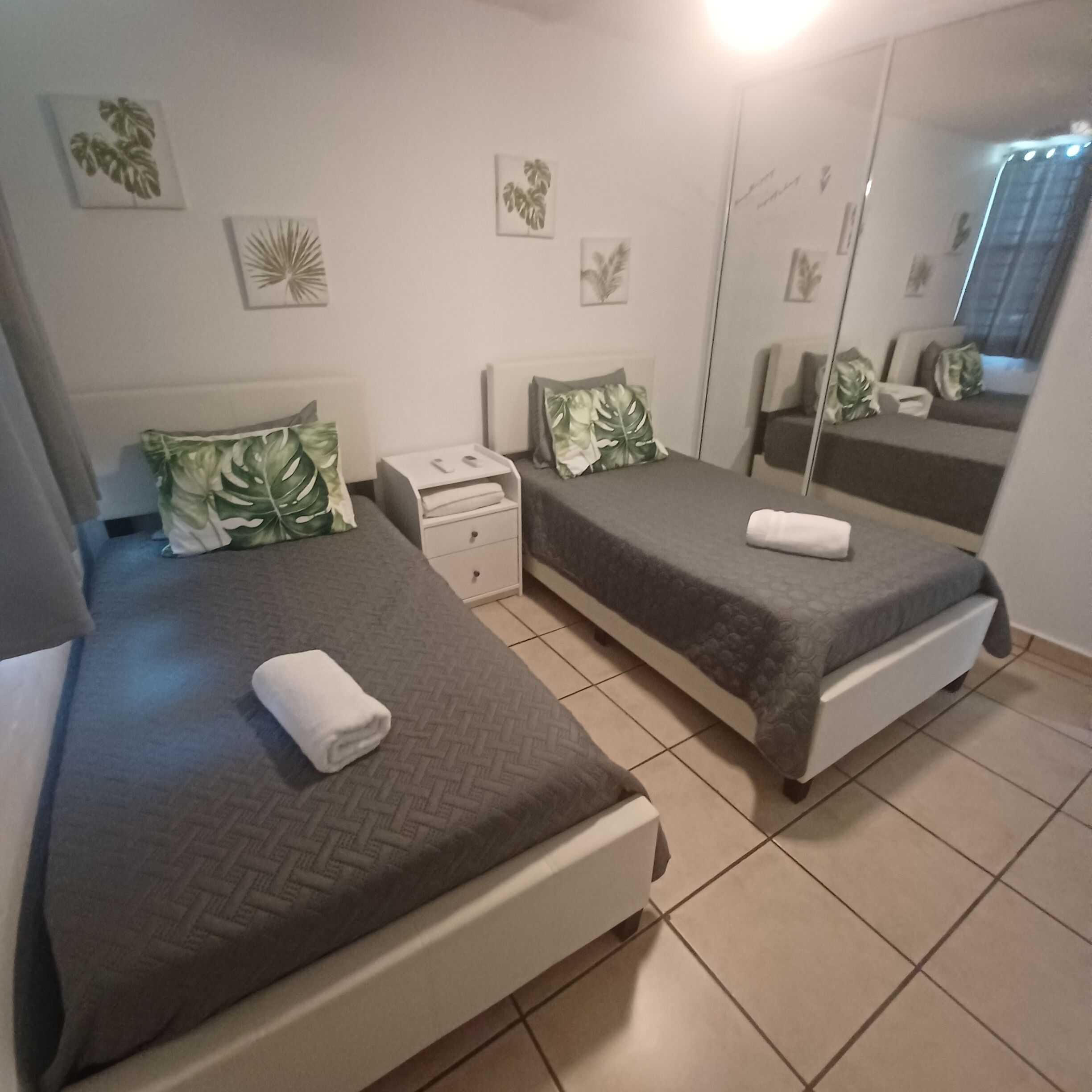 3 chambres, fer et planche à repasser, Wi-Fi gratuit, draps fournis