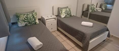 3 chambres, fer et planche à repasser, Wi-Fi gratuit, draps fournis