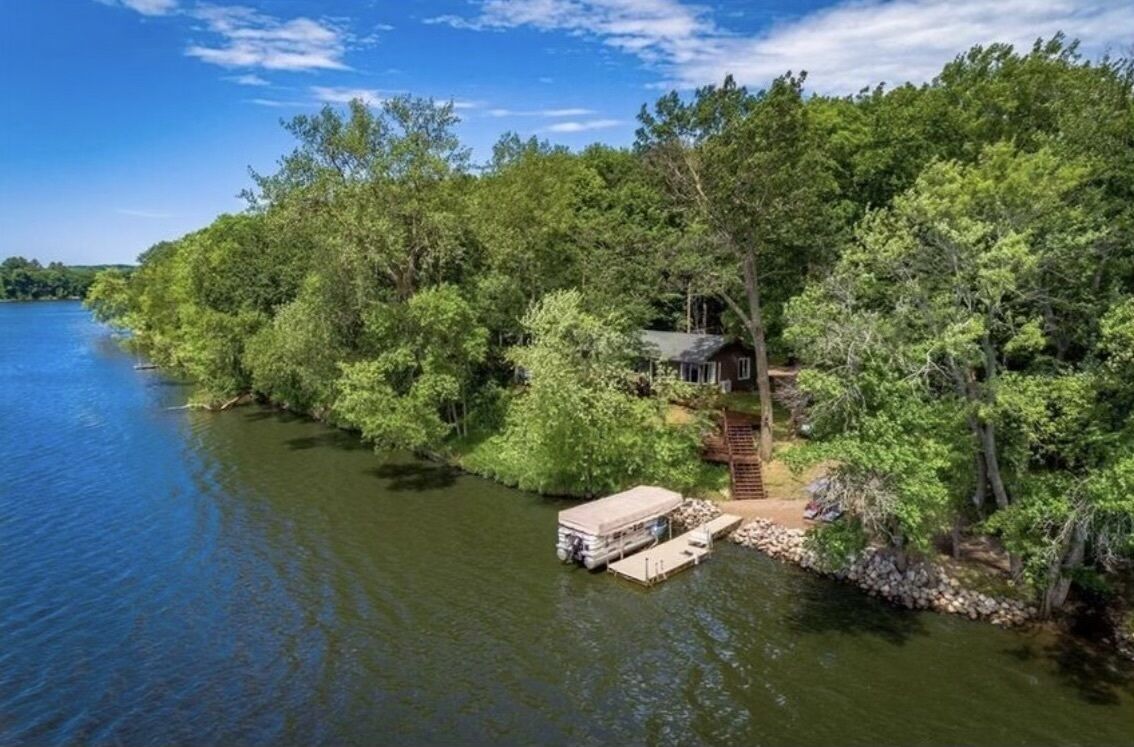 Lake Cabin with Bunkhouse