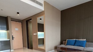 케이블 채널 시청이 가능한 24인치 평면 TV, TV