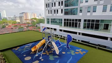 Children’s play area – outdoor