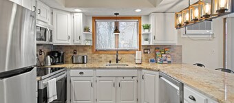 •Redwoods Chalet in the Poconos•