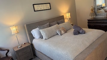 3 bedrooms, in-room safe, iron/ironing board, free WiFi