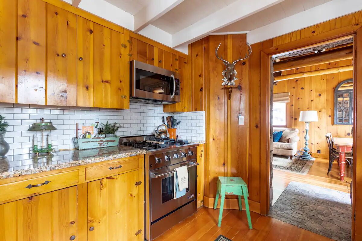 Beautiful Stone Cottage in Tahoe City