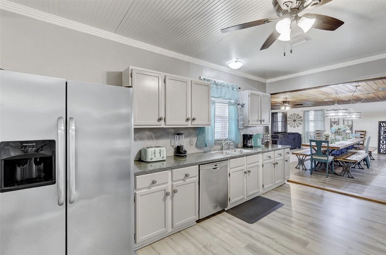 4.95 ac Country Home with pool, basketball/volleyball/soccer and more.