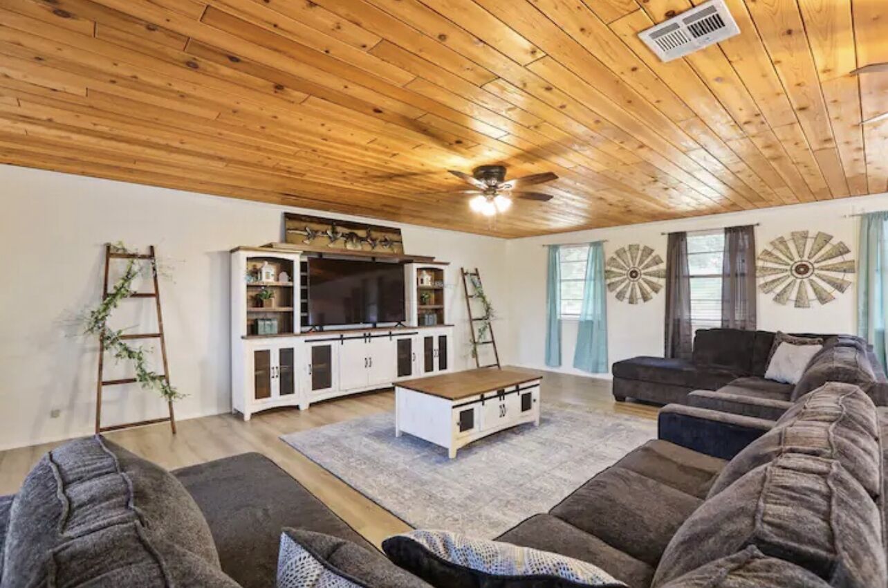 4.95 ac Country Home with pool, basketball/volleyball/soccer and more.