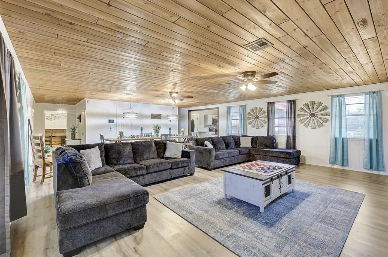 4.95 ac Country Home with pool, basketball/volleyball/soccer and more.