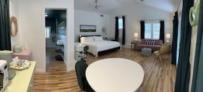 1 habitación, escritorio, tabla de planchar con plancha y wifi gratis