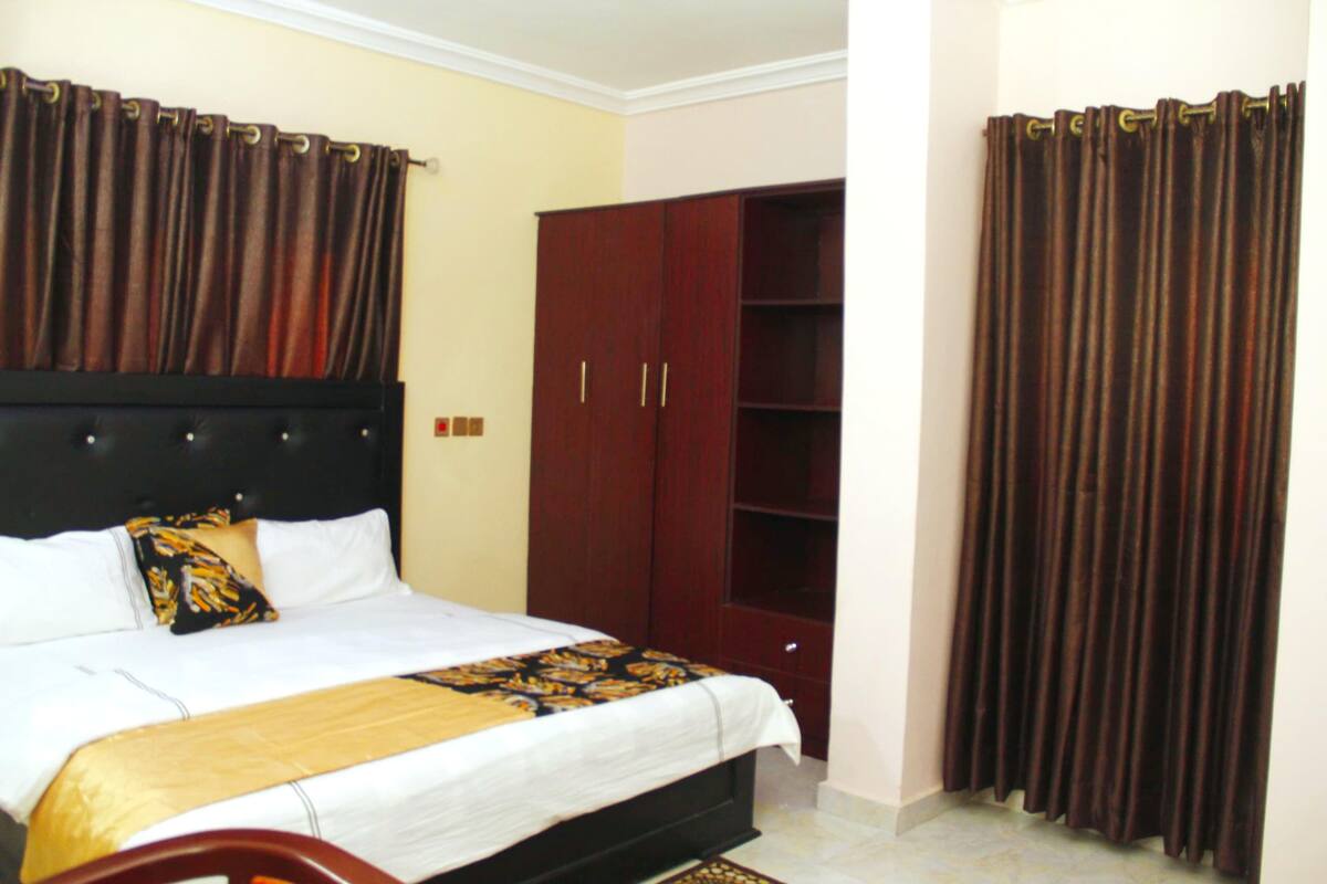 Deluxe Room | Desk, WiFi (free)