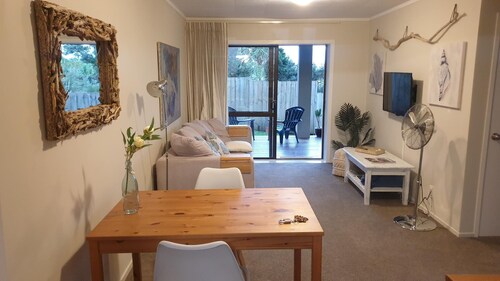 Private guest suite on the North Shore