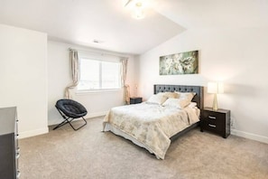 4 chambres, fer et planche à repasser, Wi-Fi, draps fournis
