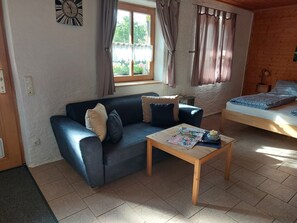 1 bedroom, internet, bed sheets