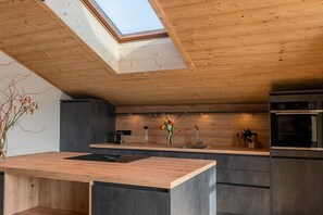 Kühlschrank, Ofen, Herdplatte, Geschirrspüler