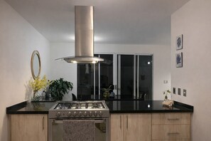 Fridge, microwave, oven, coffee/tea maker