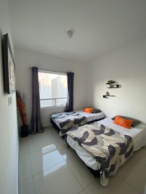 3 bedrooms, iron/ironing board, free WiFi, bed sheets