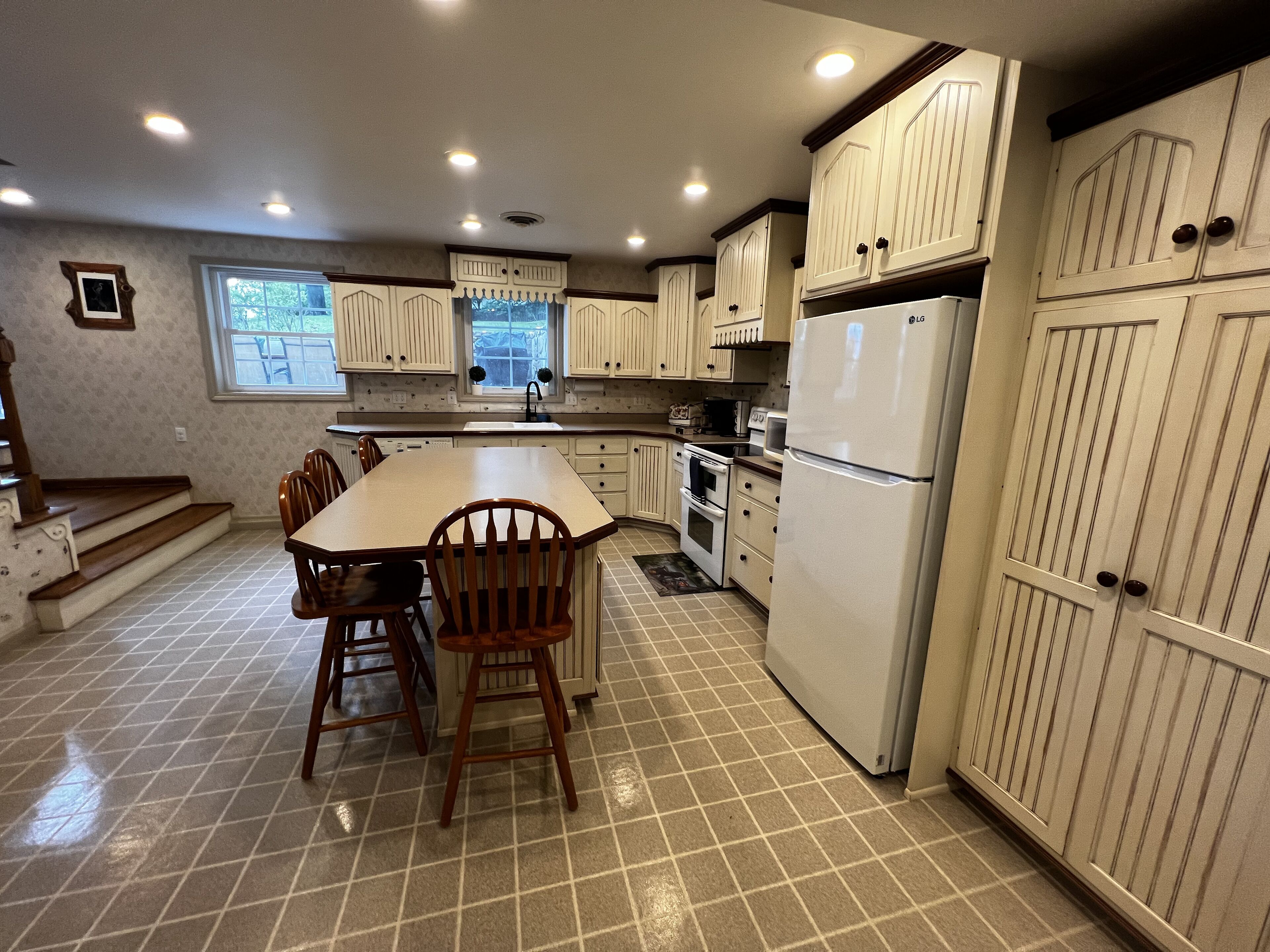 Waterfront Claytor Escape Lodge -Stunning Views