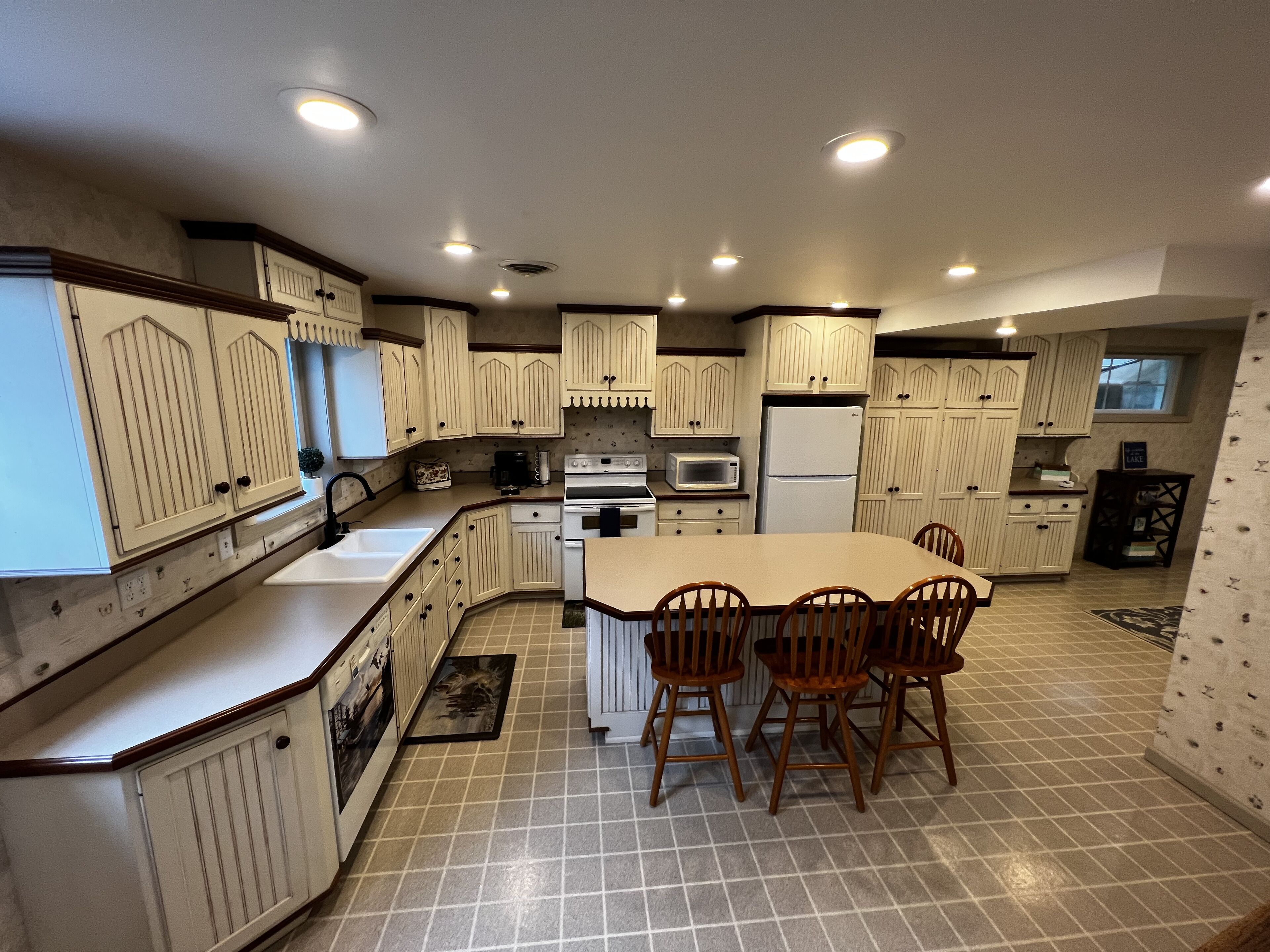 Waterfront Claytor Escape Lodge -Stunning Views