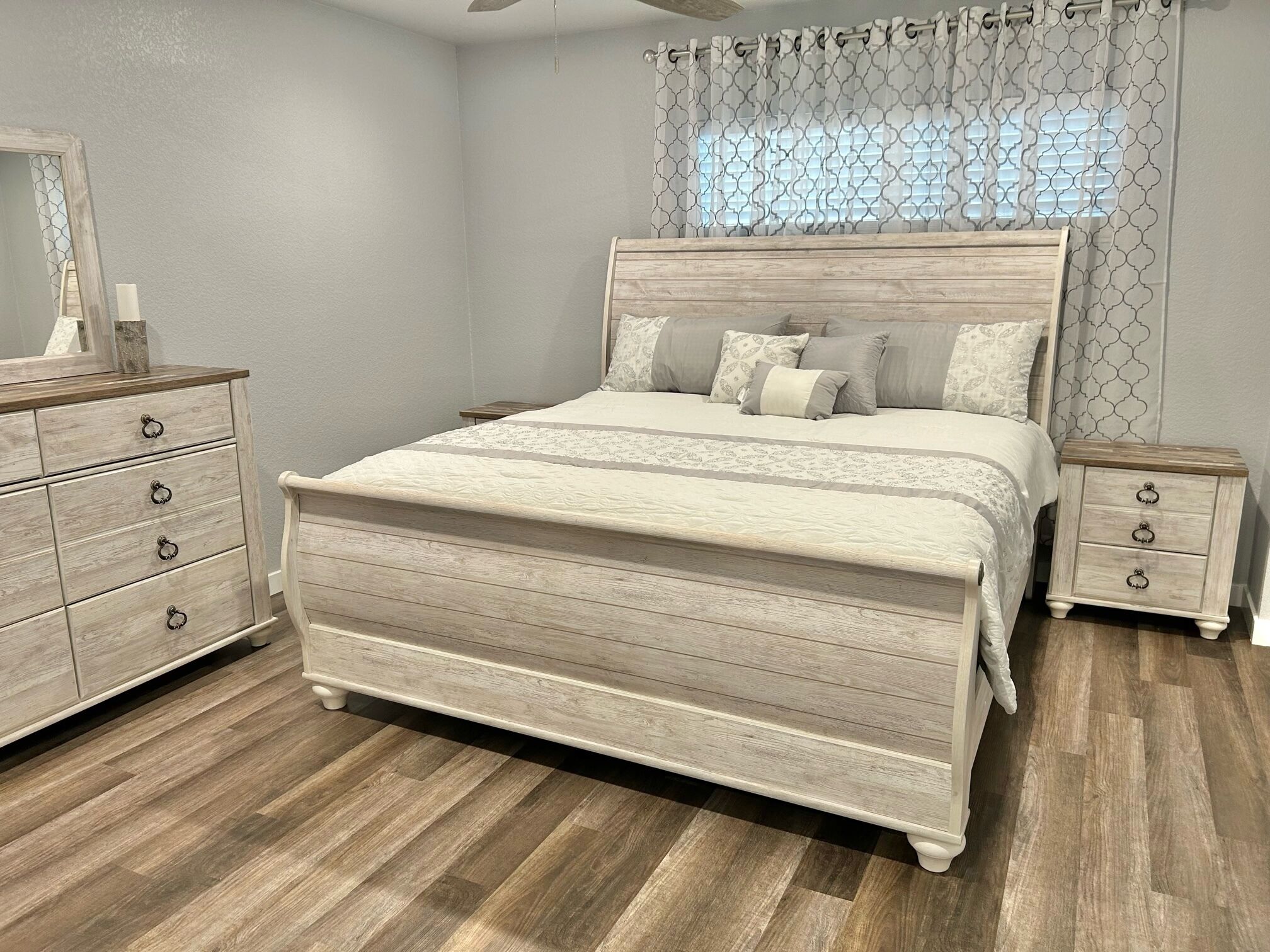 3 habitaciones, escritorio, wifi gratis y ropa de cama 