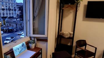 Exclusive Triple Room, City View