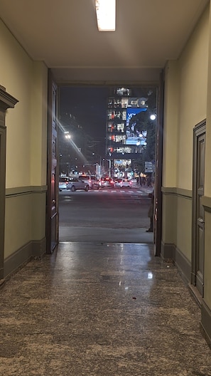 Interior entrance - Casa Storica 5 Giornate (Milan)
