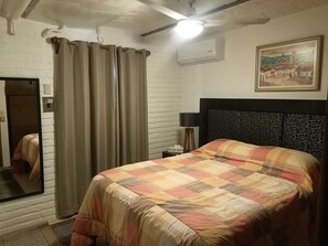 2 bedrooms, desk, iron/ironing board, free WiFi - In the Romantic Zone, 5 minutes from Los Muertos beach (Puerto Vallarta)
