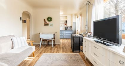 Charming Getaway in Downtown Nampa