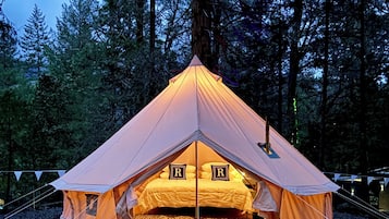 Tent | Bathroom | Towels