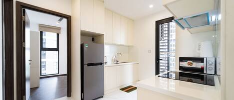 Fridge, microwave, stovetop