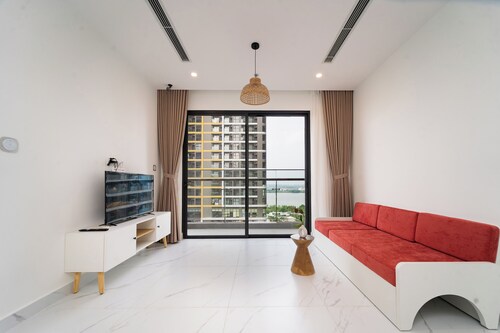 Emma House 2 – Elegant Stay @ Vinhomes Q9