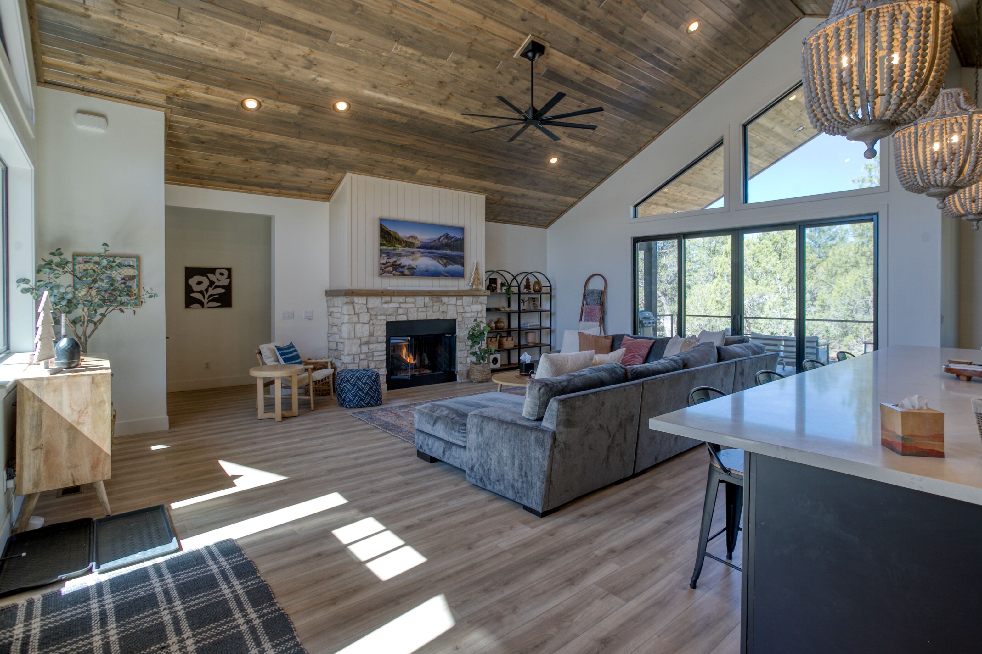 DWELL - Luxury In Torreon - Family Friendly, Tesla Charger