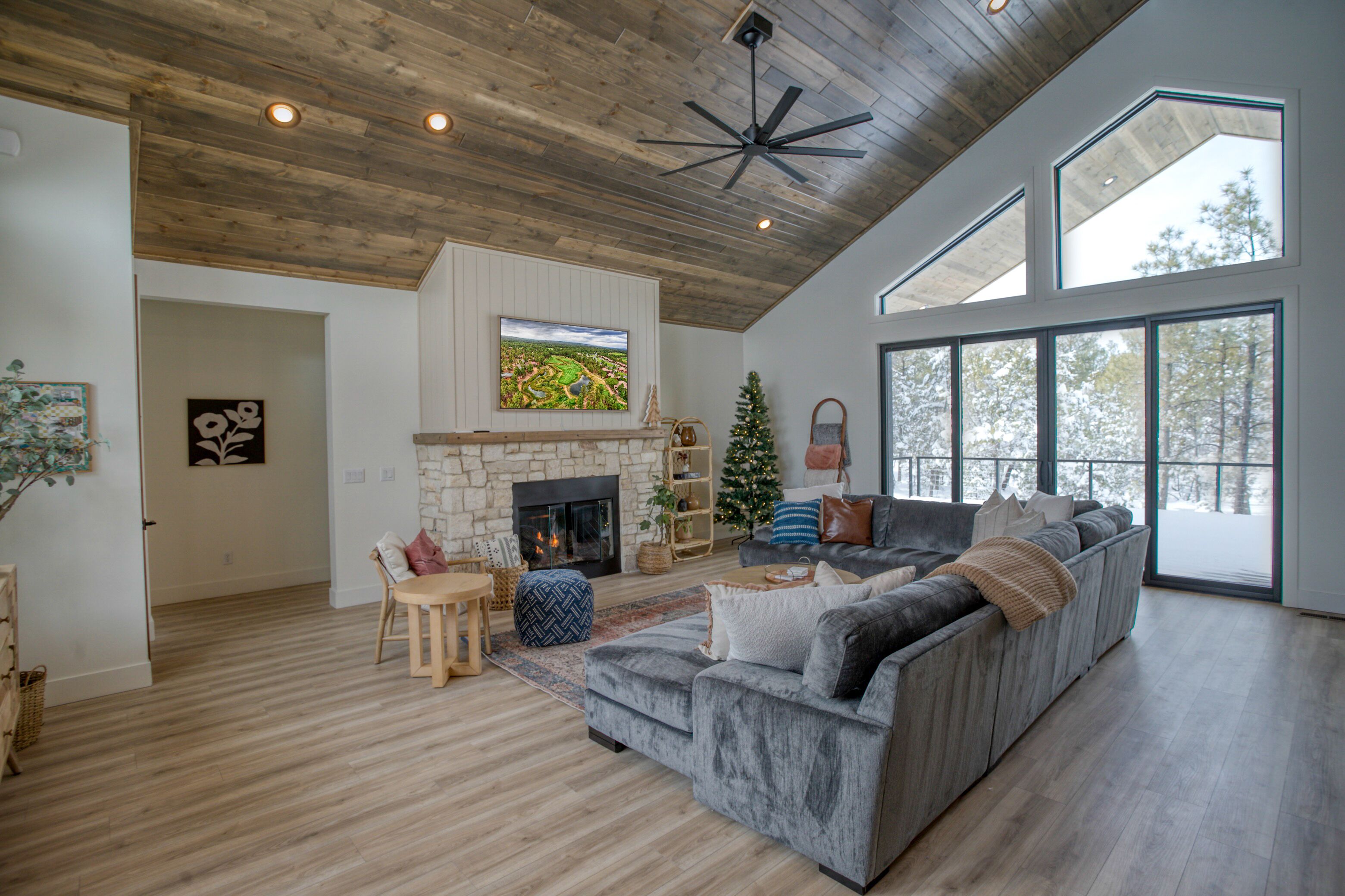 DWELL - Luxury In Torreon - Family Friendly, Tesla Charger