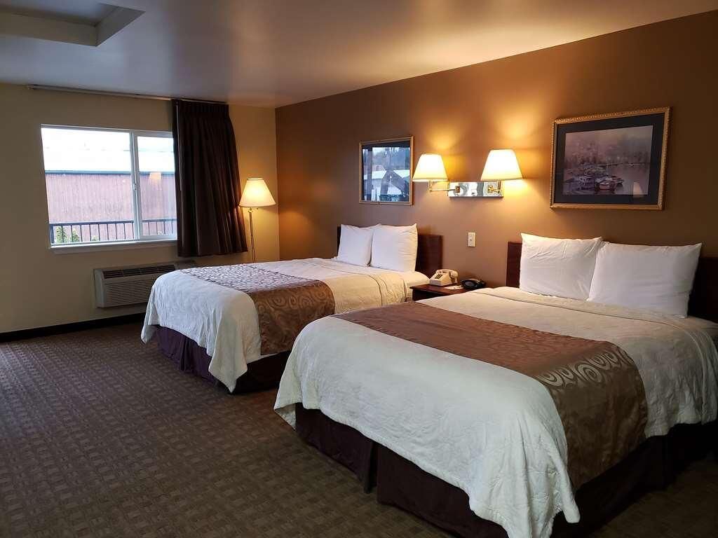 Pets are Welcome! w/ FREE Breakfast & Parking, Close to Peels Slough!