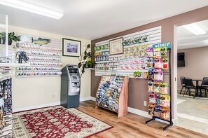 Interior - Pets are Welcome! w/ FREE Breakfast & Parking, Close to Peels Slough! (Montesano)