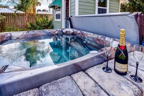 Outdoor spa tub