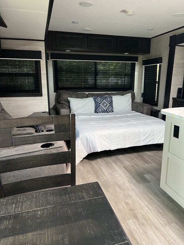 1 chambre, coffres-forts dans les chambres, fer et planche Ă repasser