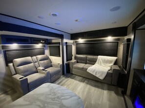 TV connectée, cheminée