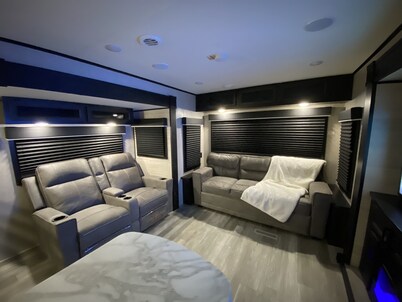 Tranquil, Relaxing Country Setting - 1BR RV