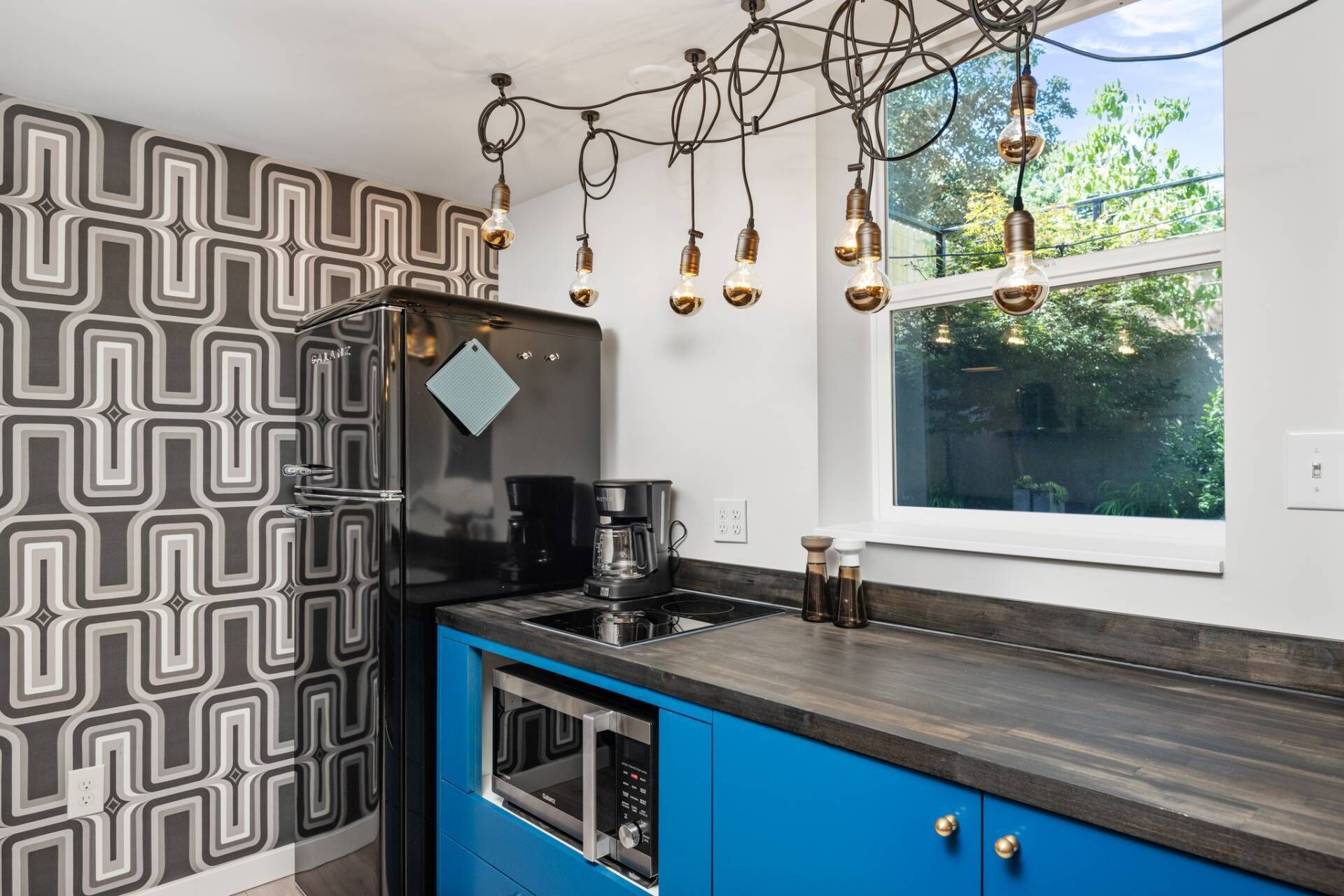 Bright and Fun Modern Vibe, New Decor and Furnishing Throughout, Four Blocks 2 Alberta Arts District