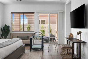 4 bedrooms, desk, iron/ironing board, travel crib