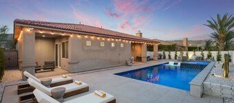 Desert Dream: Brand New Pool&Spa, Game Room, Views