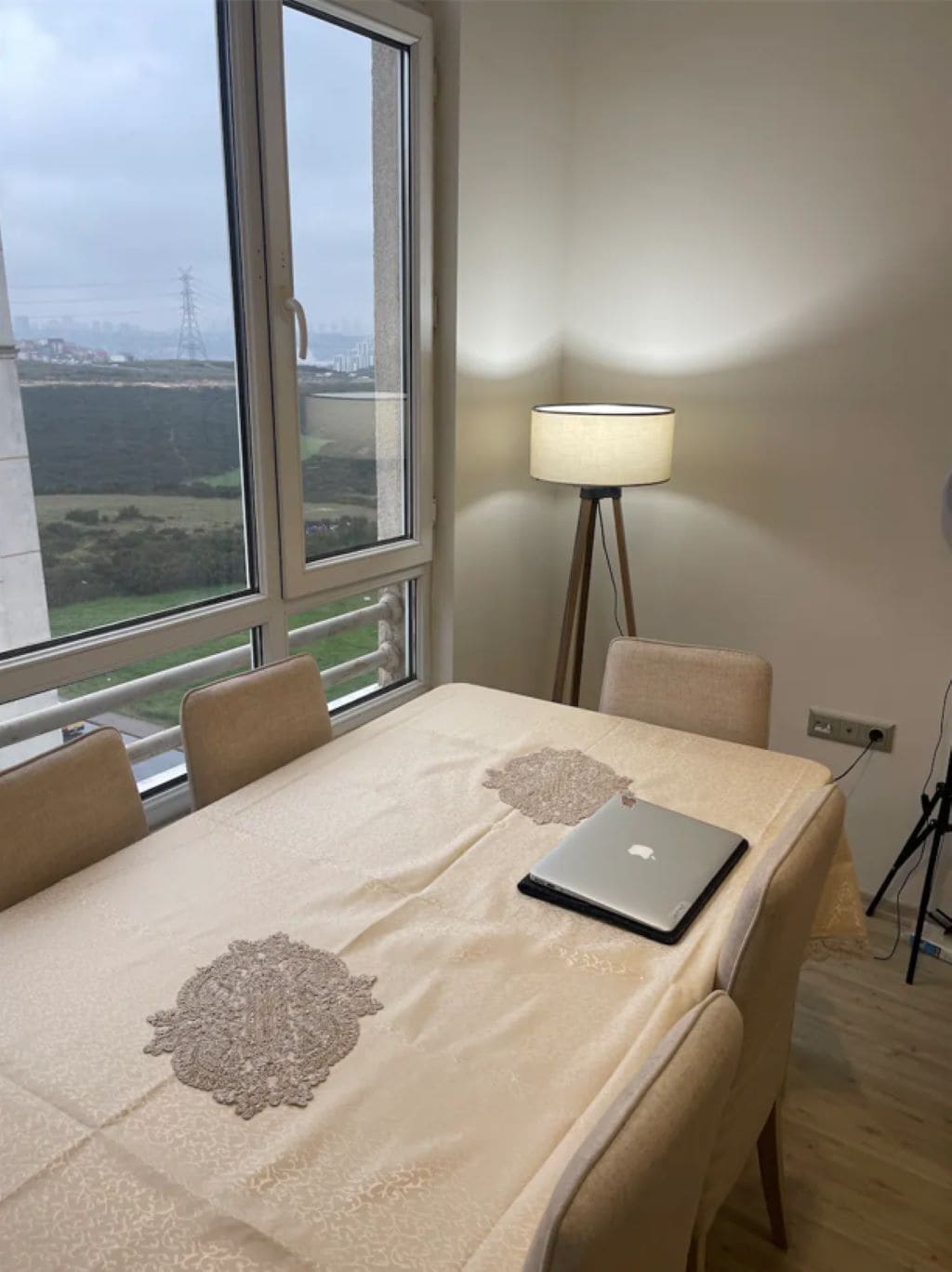 Flance hotel furnished home with all amenites