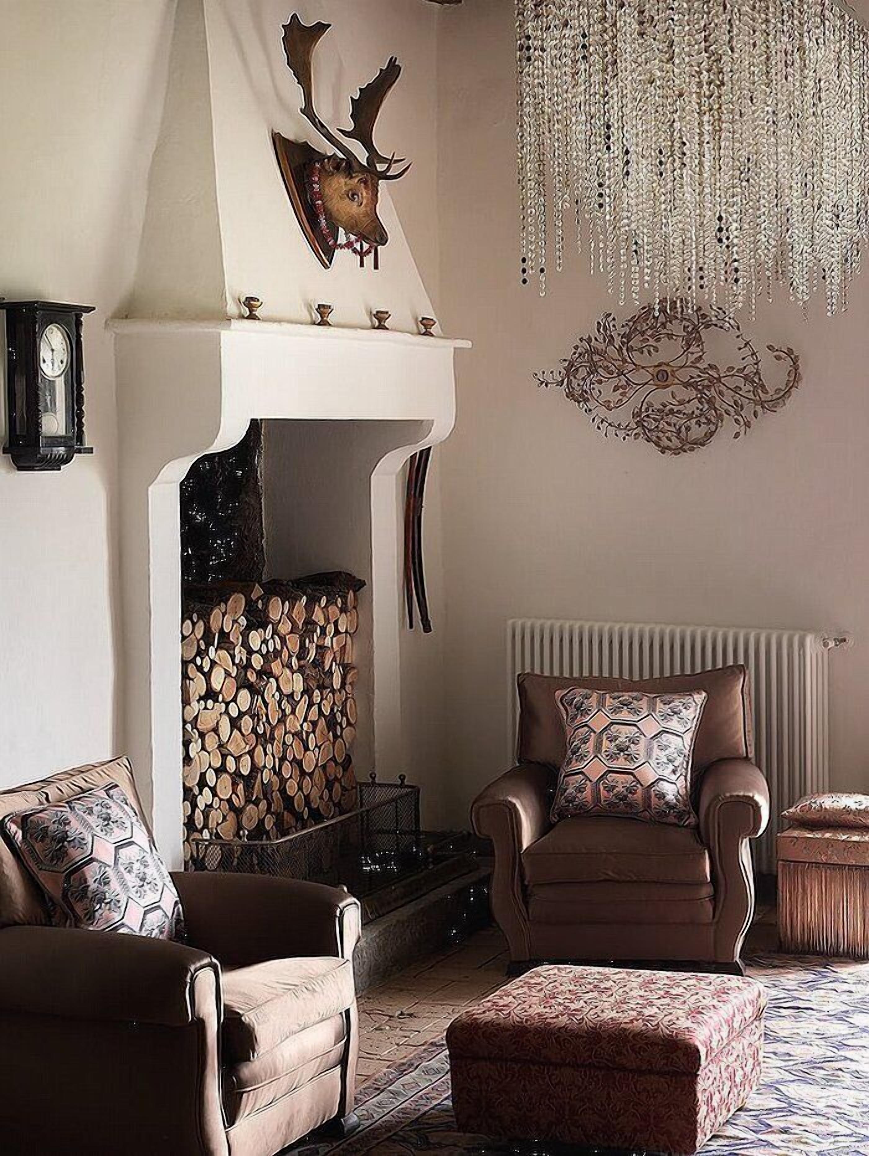 Villa del Marchese: An elegant four-story ancient house located in a characteristic village, with Free WI-FI.