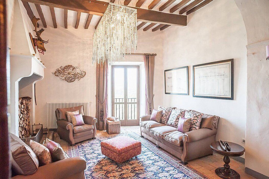 Villa del Marchese: An elegant four-story ancient house located in a characteristic village, with Free WI-FI.