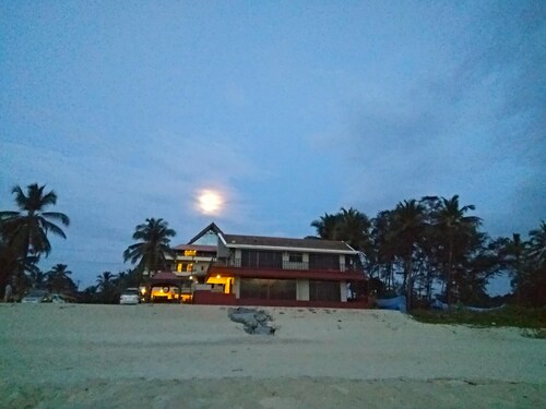 "Sun Sand Sea-Esta" 2BHK Luxury Beach Staycations