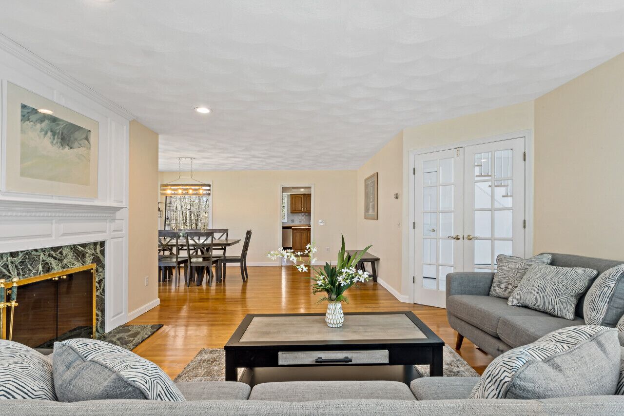 Entire Saunderstown Home with Pool