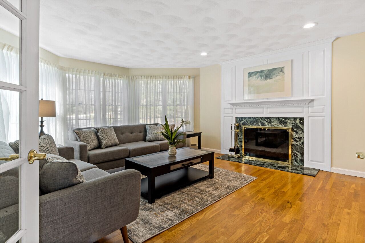 Entire Saunderstown Home with Pool