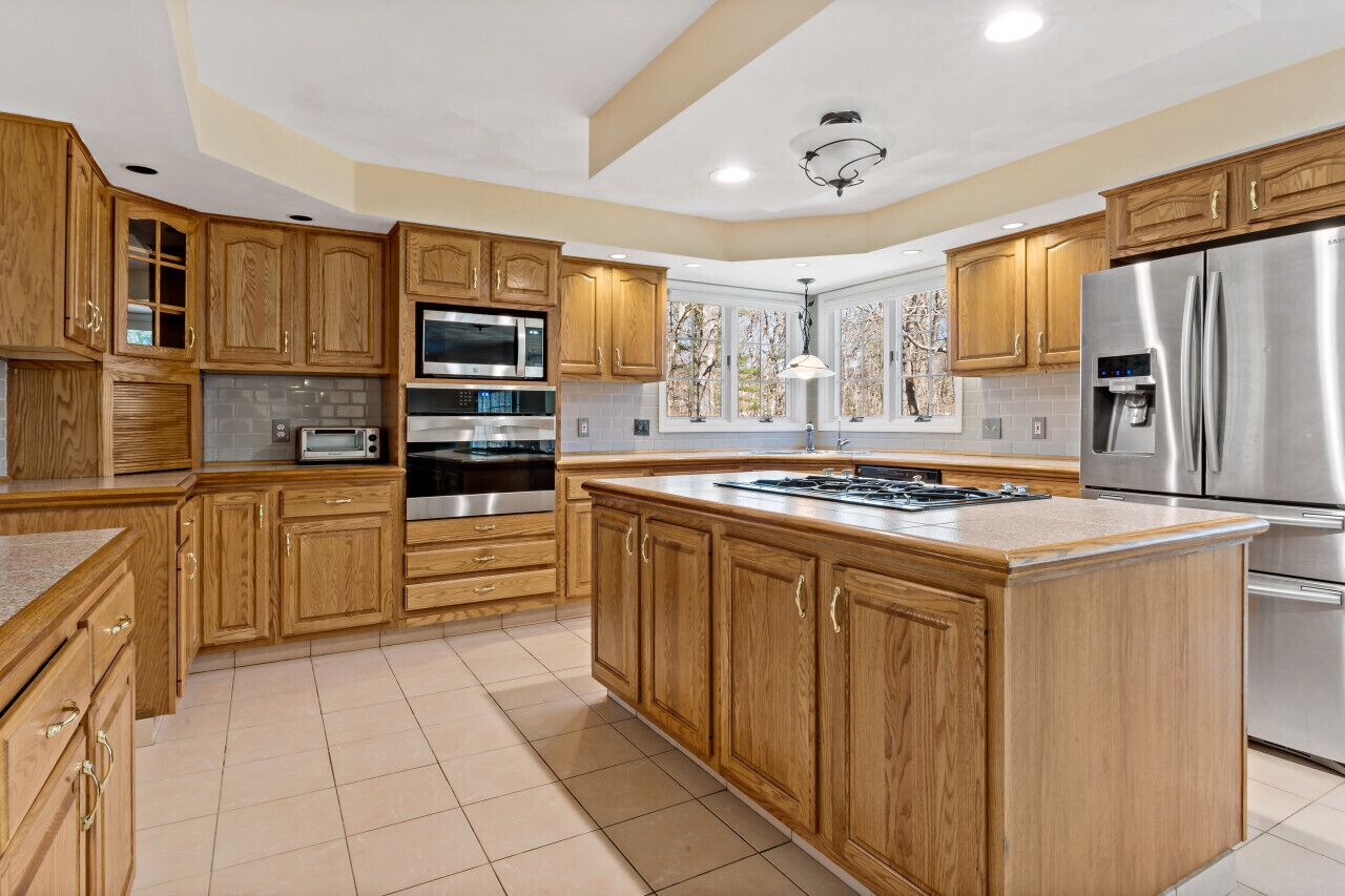 Entire Saunderstown Home with Pool