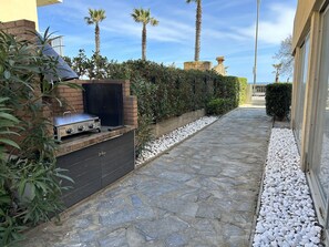 Terrace/patio - Family house with seafront terrace, sea view (Canet-en-Roussillon)