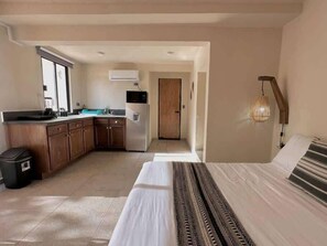 1 chambre, fer et planche à repasser, Wi-Fi, draps fournis